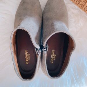 Crown Vintage Shoes - LIKE NEW Crown Vintage Taupe Booties Crown Vintage Shoes - LIKE NEW Crown Vintage Taupe Booties